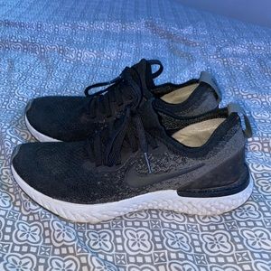 Nike Flyknit Epic React Sneakers